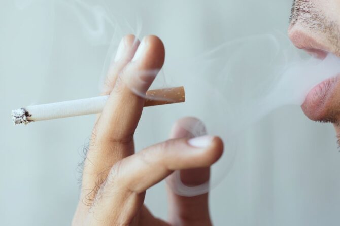 Dipendenza: cos’è, quali sono le cause e come uscirne in 7 punti